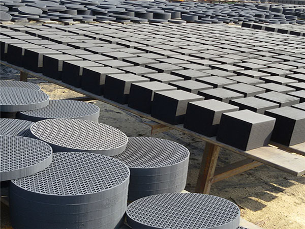 ú�N����C����̿�Cе���ȺͿ�϶�Y����Ӱ�