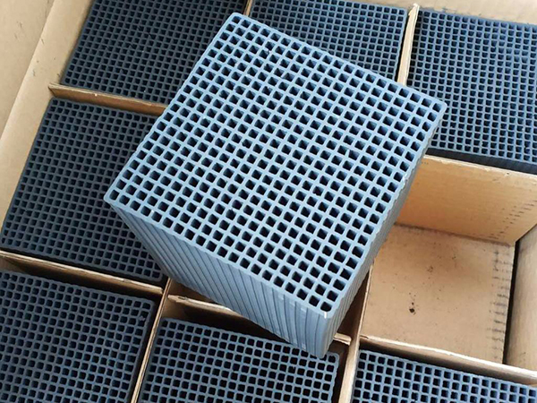 �x�����̿�������������ďU��Ч����