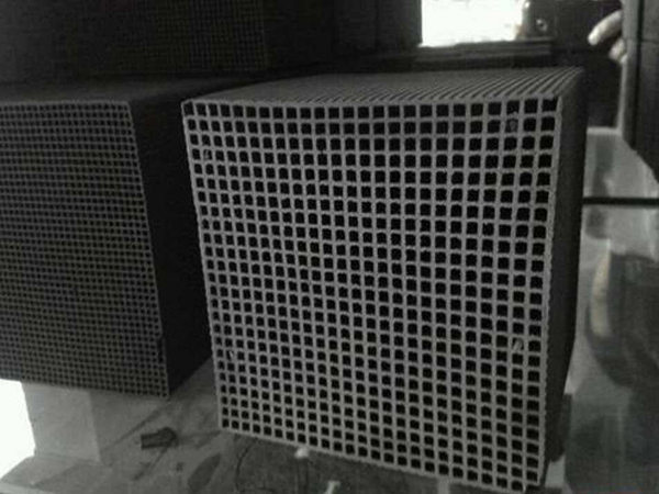 ����̿�������򻯚���һ����̼�ďU��